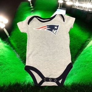 NFL New England Patriots onesie 6/9 mo gray cute lightweight wash…